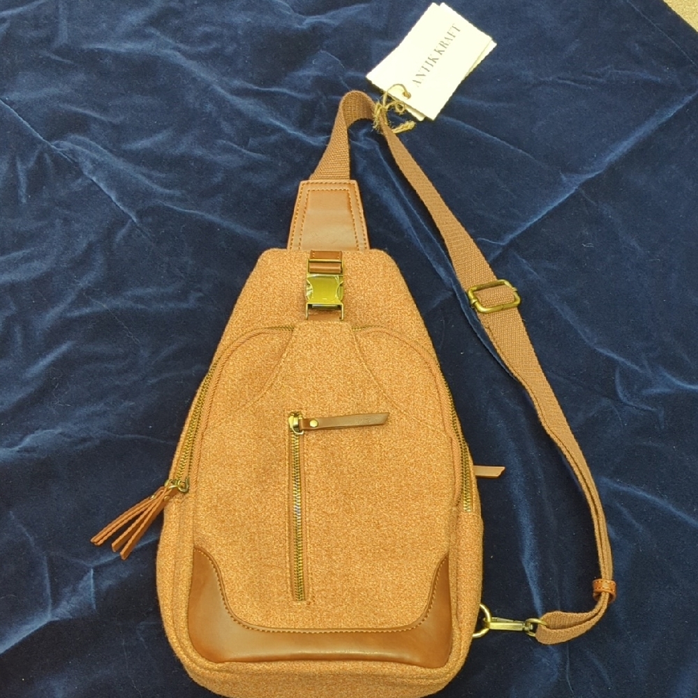 NWT Antik Kraft Wool Samara Sling Bag